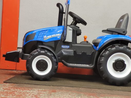 Kids Battery powered Tractor - Image 4